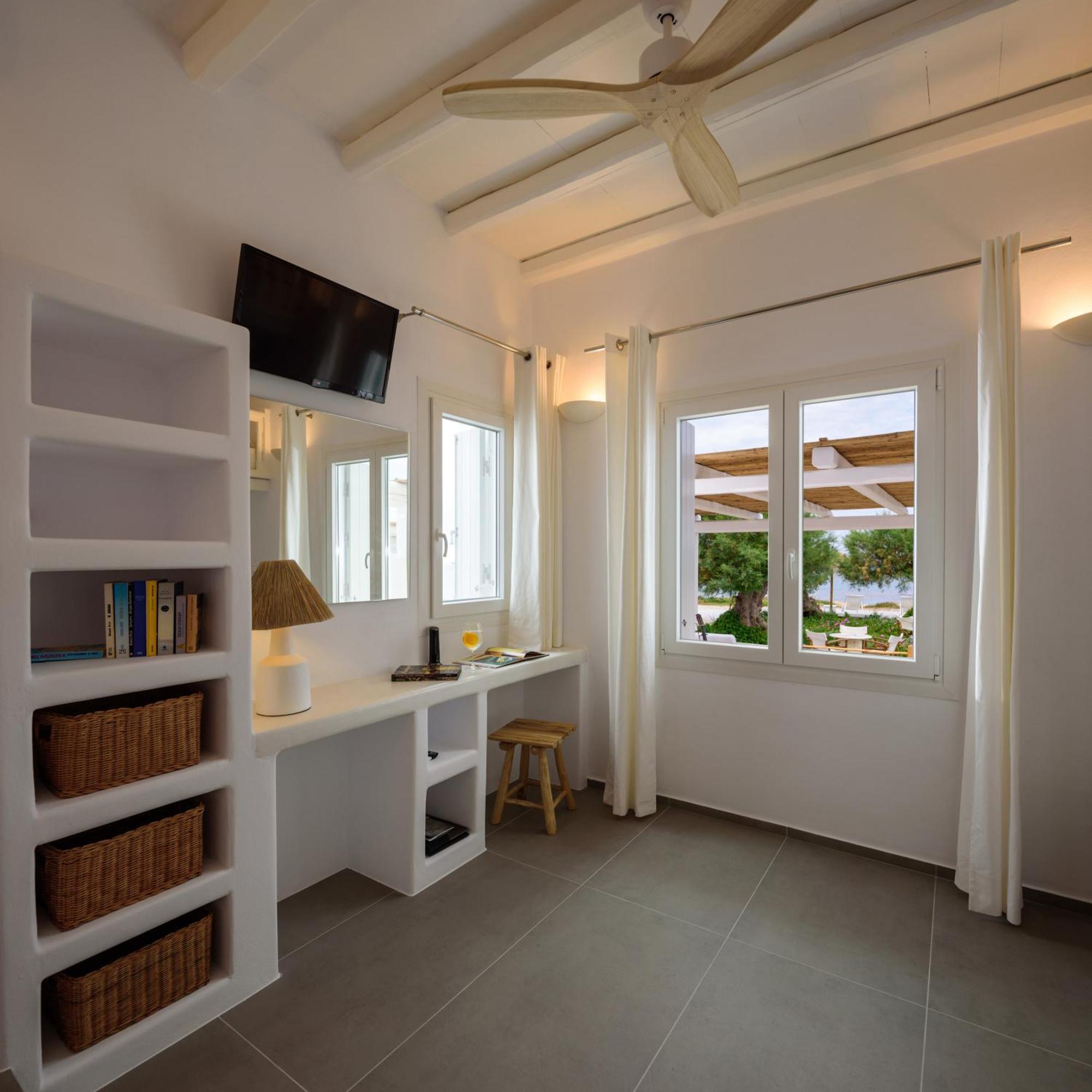 Nefeli Sunset Studios Pollonia Rum bild